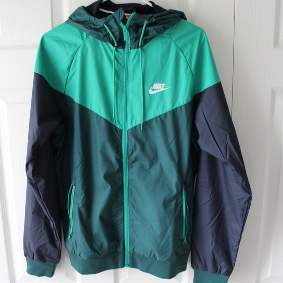 dark green nike windbreaker